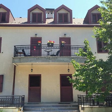 Apartman Popovic Cetinje Apartment Bagian luar foto